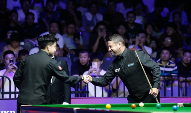 开云官方直播-斯诺克武汉赛：赵心童2杆破百5-3史蒂文斯，小特、袁思俊晋级
