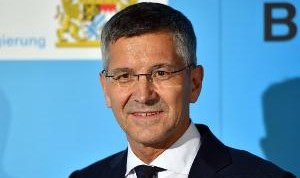 海纳：将全力支持穆西亚拉恢复，俱乐部对引援有明确目标