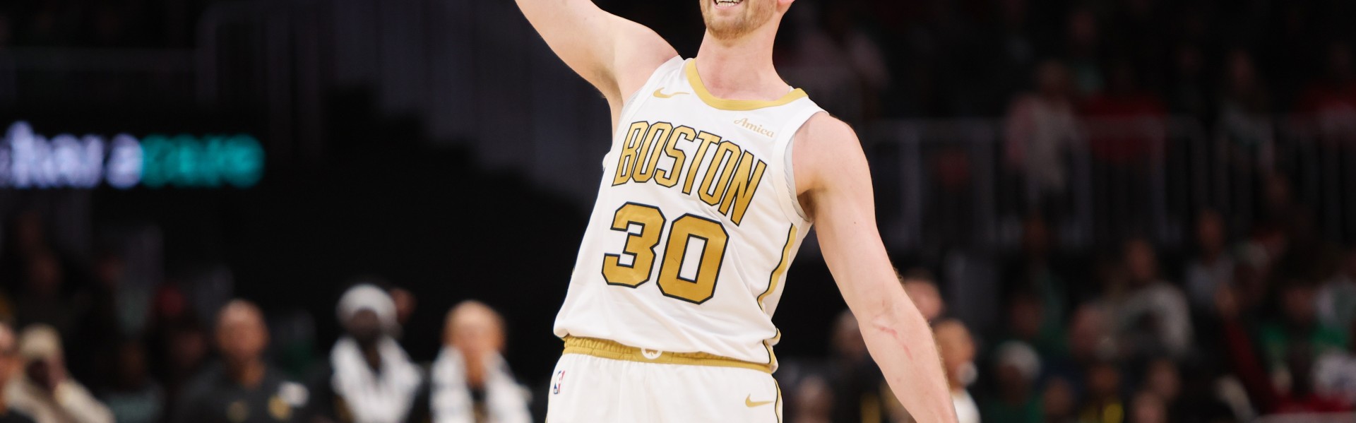 真准啊！豪泽8中6&amp;5记三分拿下17分6板3助