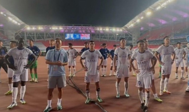 球迷怒吼“解散” 申花官方致歉：不能接受5轮1胜拿5分，深刻反思