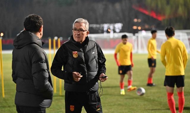 开云官方直播-中泰决战，国足需要两个坚定