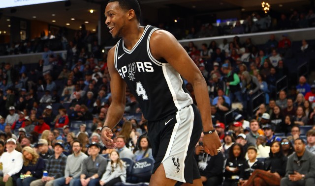 kaiyun sports-4年2.29亿顶薪！Lowe：喜欢福克斯和马刺的提前续约 他会强势反弹