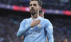 开云平台-瓜迪奥拉：不会忘记B席对球队的付出，他每场都跑动积极从不停歇