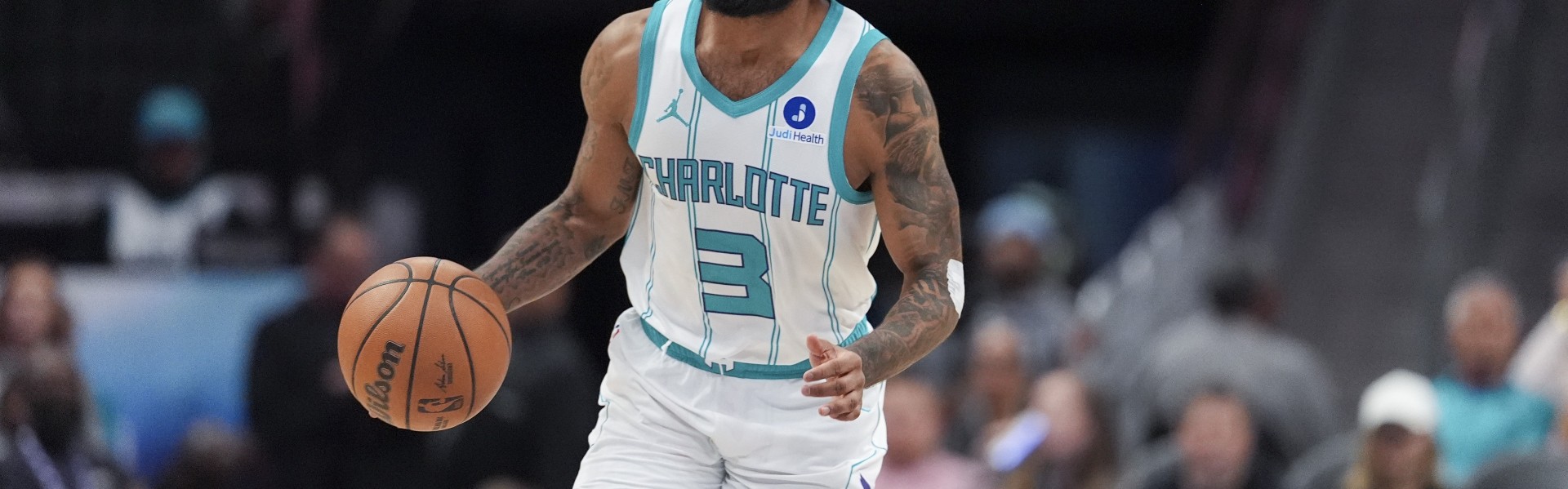 开云官方直播-16分5助！科比·怀特：教练让我做自己 打得更有侵略性